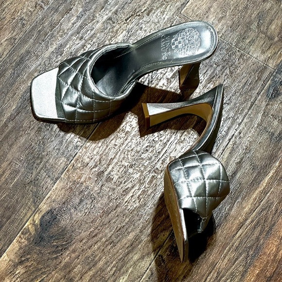 Vince Camuto Slides Size 7M/37.5 - Picture 1 of 5
